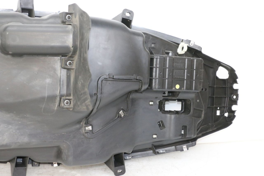 photo de ASIENTO COFRE PIAGGIO MP3 HPE 350 (2018 - 2020) - Zoom estado de uso