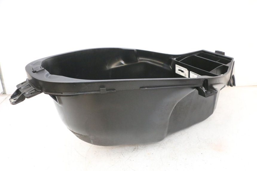 photo de ASIENTO COFRE PIAGGIO MP3 HPE 300 (2019 - 2026) - Otra perspectiva