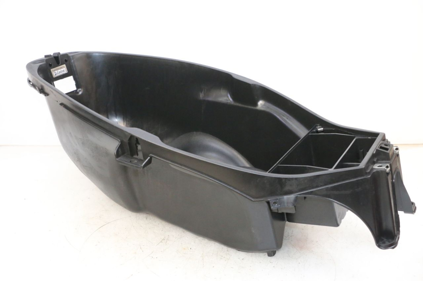 photo de ASIENTO COFRE PIAGGIO MP3 HPE 300 (2019 - 2026) - Primer plano técnico