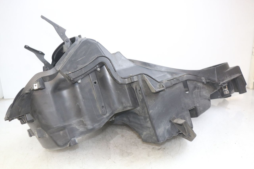 photo de CAJA DEL ASIENTO PIAGGIO MP3 LT 400 (2007 - 2012) - Zoom estado de uso