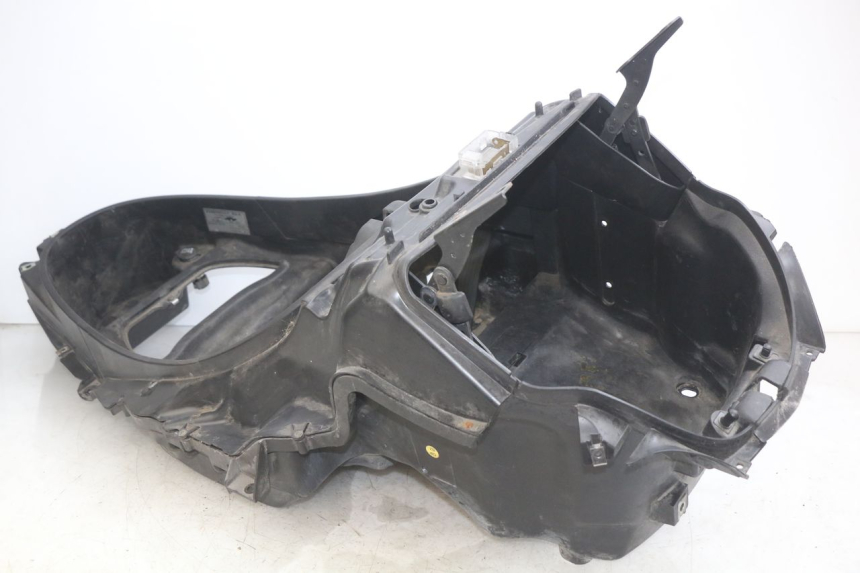 photo de CAJA DEL ASIENTO PIAGGIO MP3 LT 400 (2007 - 2012) - Otra perspectiva