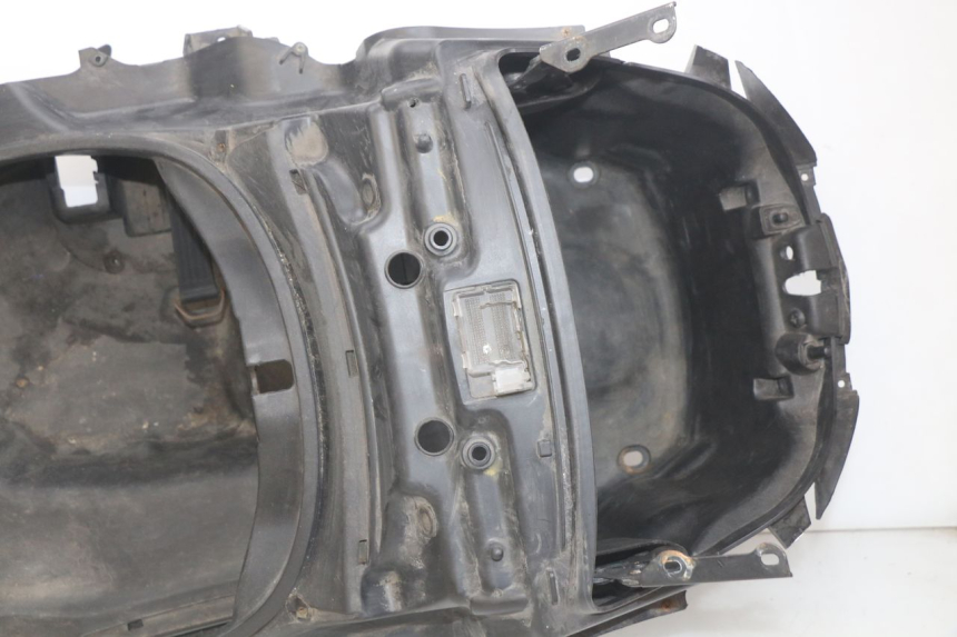 photo de CAJA DEL ASIENTO PIAGGIO MP3 LT 400 (2007 - 2012) - Vista general del producto
