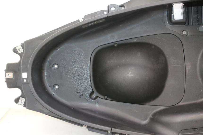 photo de CAJA DEL ASIENTO PIAGGIO MP3 LT 300 (2010 - 2016) - Primer plano de alta resolución