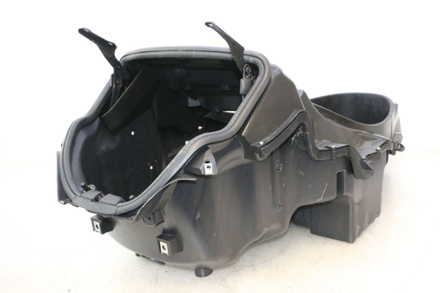 photo de CAJA DEL ASIENTO PIAGGIO MP3 LT 300 (2010 - 2016) - Estado de la superficie y material