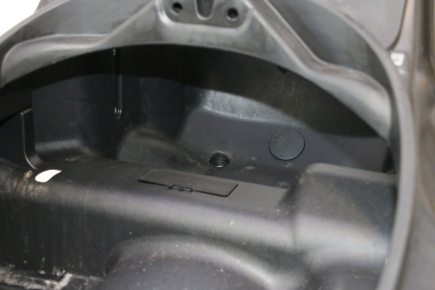 photo de CAJA DEL ASIENTO PIAGGIO MP3 LT 300 (2010 - 2016) - Marcados y referencias originales