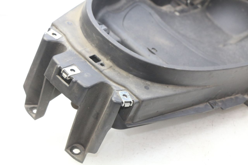 photo de CAJA DEL ASIENTO PIAGGIO MP3 500 (2011 - 2015) - Detalles de los puntos de fijación