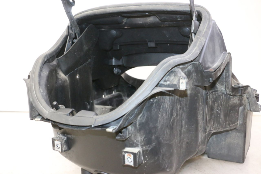 photo de ASIENTO COFRE PIAGGIO MP3 RL 250 (2006 - 2010) - Detalles de los puntos de fijación
