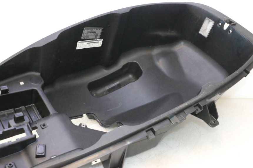 photo de ASIENTO COFRE PIAGGIO MP3 500 (2016 - 2018) - Otra vista del artículo