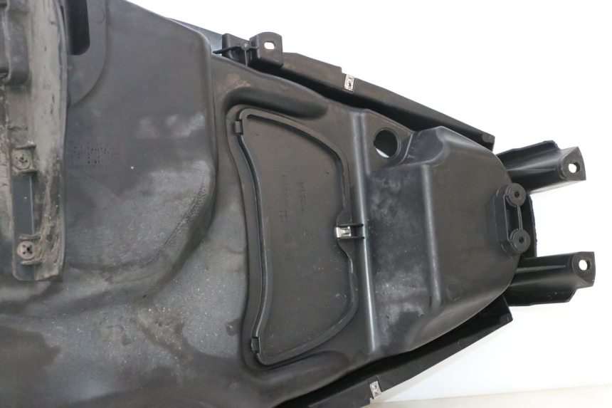 photo de CAJA DEL ASIENTO PIAGGIO MP3 500 (2011 - 2015) - Recambio usado revisado