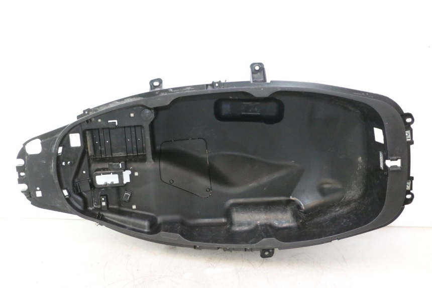 photo de ASIENTO COFRE PIAGGIO MP3 500 (2016 - 2018) - Estado de la superficie y material