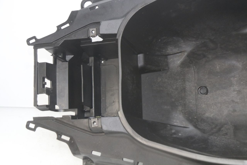 photo de CAJA DEL ASIENTO YAMAHA N-MAX NMAX 125 (2017 - 2020) - Estado de la superficie y material