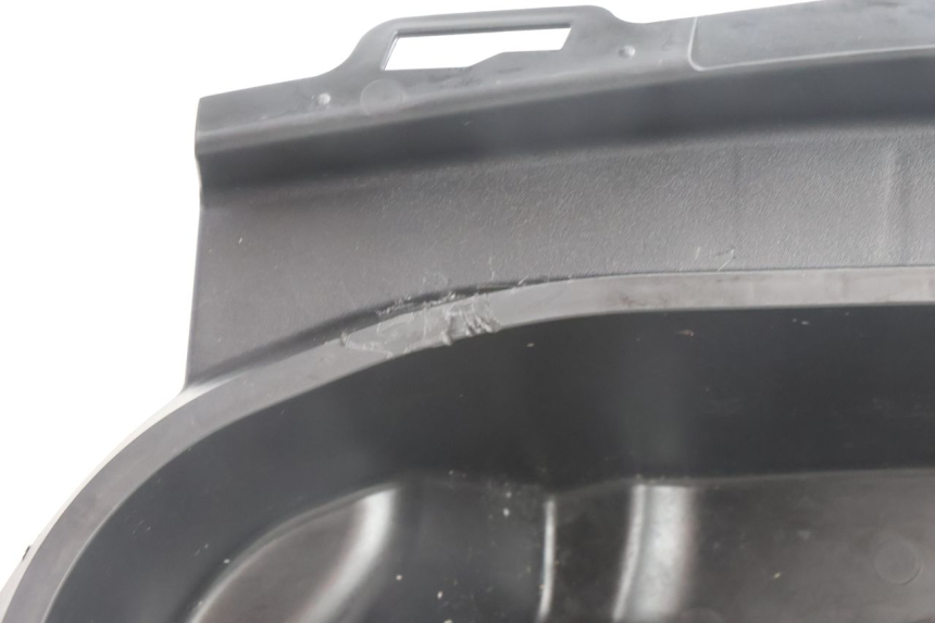 photo de ASIENTO COFRE YAMAHA N-MAX NMAX 125 (2021 - 2024) - Primer plano técnico