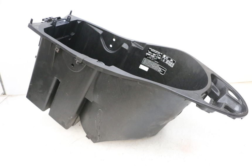 photo de ASIENTO COFRE YAMAHA NEO'S CORE 1 (2022 - 2026) - Primer plano técnico