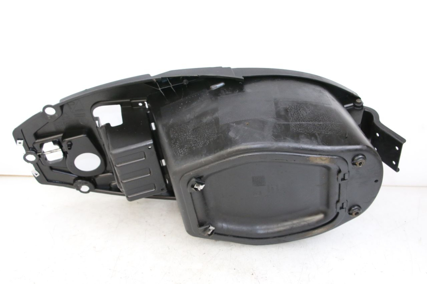 photo de ASIENTO DE ALMACENAMIENTO PIAGGIO NEW TYPHOON 50 (2018 - 2021) - Detalle de la pieza