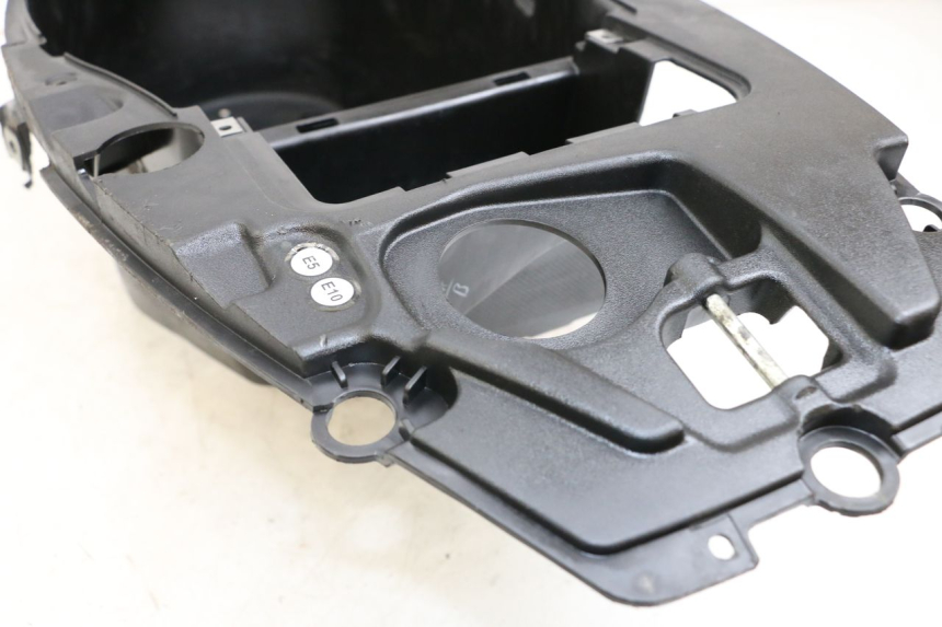 photo de ASIENTO DE ALMACENAMIENTO PIAGGIO NEW TYPHOON 50 (2018 - 2021) - Detalle de la pieza