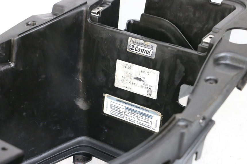 photo de ASIENTO DE ALMACENAMIENTO PIAGGIO NEW TYPHOON 50 (2018 - 2021) - Recambio usado revisado