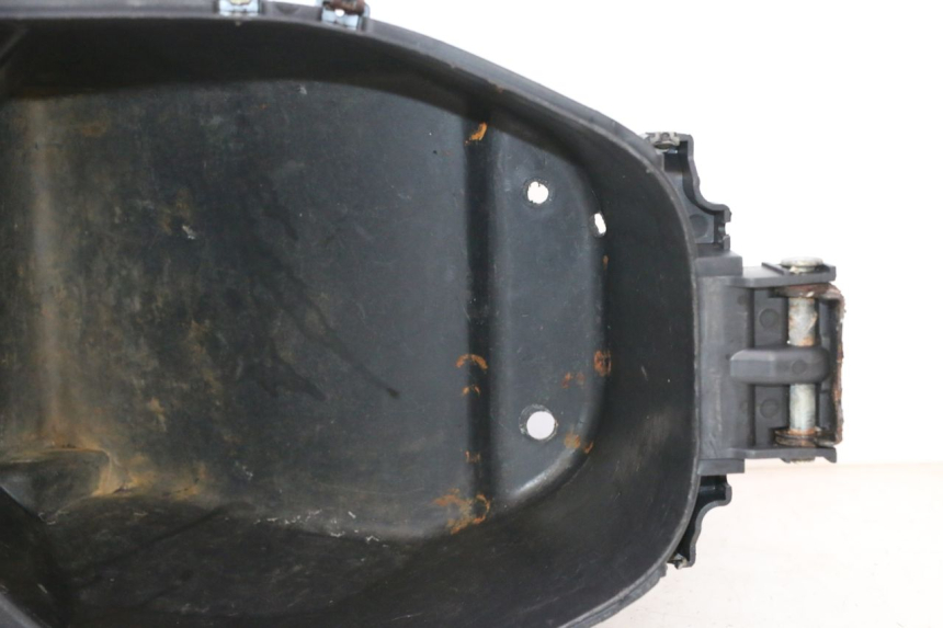 photo de ASIENTO COFRE MBK NITRO 50 (2004 - 2008) - Zoom sobre los componentes