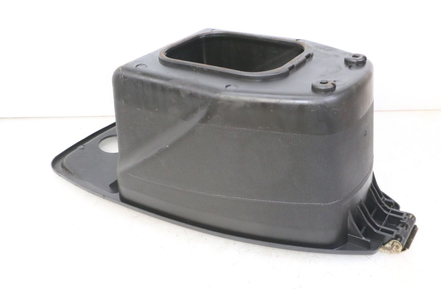 photo de ASIENTO COFRE JM MOTORS OLDIES GT 4T 50 (2018 - 2025) - Primer plano técnico