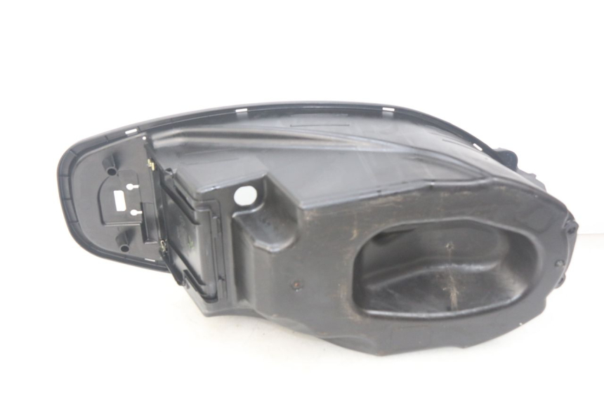 photo de CAJA DEL ASIENTO SYM ORBIT III 3 4T 50 (2018 - 2021) - Detalle de la pieza