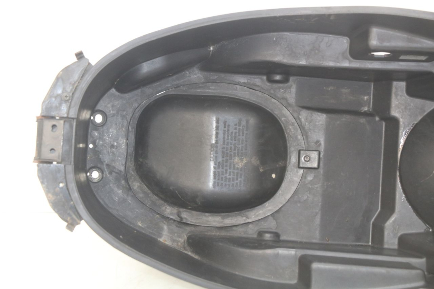 photo de ASIENTO DE ALMACENAMIENTO KYMCO PEOPLE 250 (2004 - 2008) - Recambio usado revisado