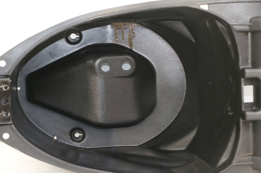 photo de ASIENTO DE ALMACENAMIENTO PEUGEOT BELVILLE 125 (2017 - 2021) - Vista general del producto