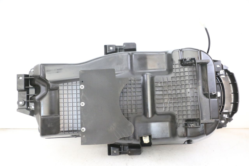 photo de ASIENTO COFRE PEUGEOT SATELIS 125 (2013 - 2018) - Otra perspectiva