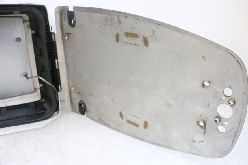 photo de ASIENTO COFRE BMW R RT ABS 1200 (2010 - 2014) - Primer plano técnico