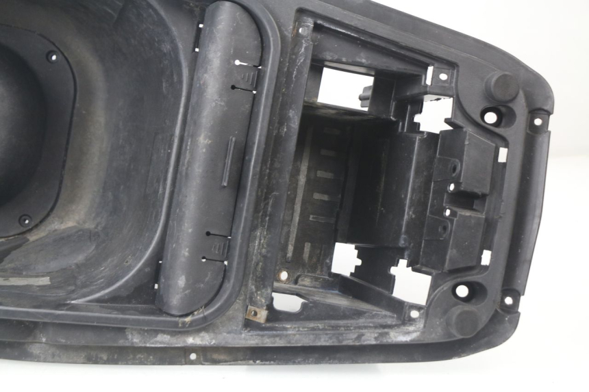 photo de ASIENTO DE ALMACENAMIENTO GILERA RUNNER SP 50 (2009 - 2017) - Marcados y referencias originales