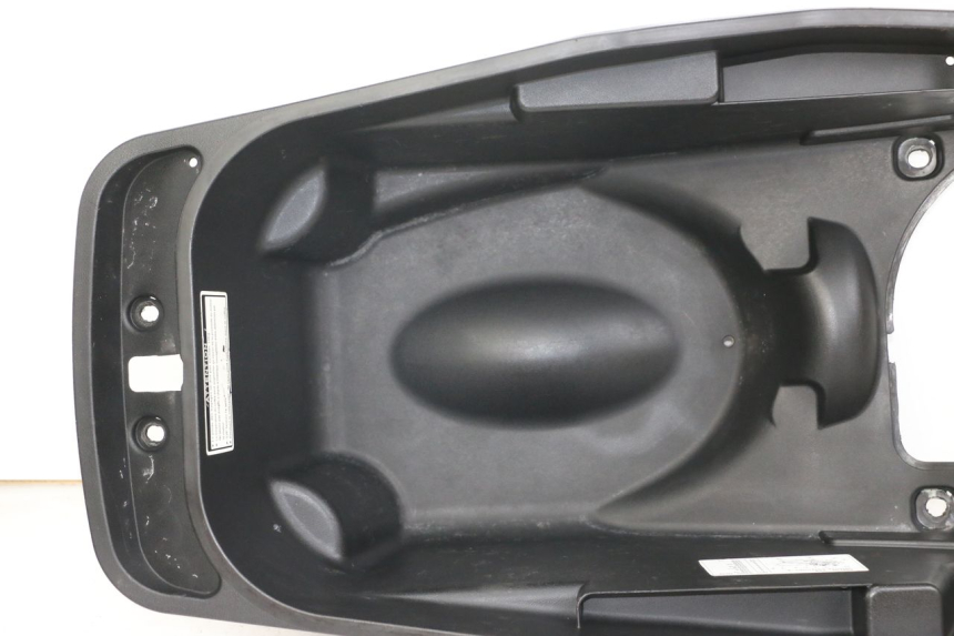 photo de ASIENTO COFRE DAELIM S3 125 (2010 - 2017) - Detalles de los puntos de fijación