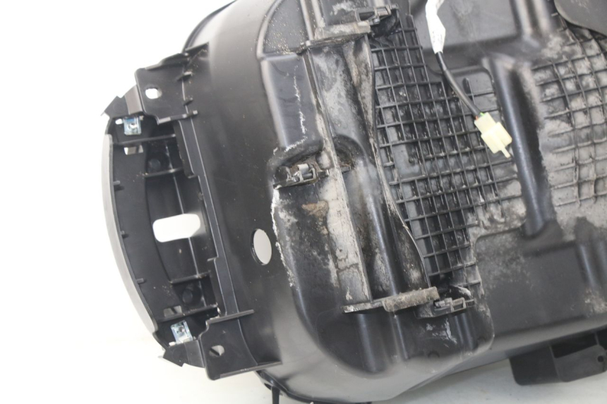 photo de ASIENTO COFRE PEUGEOT SATELIS 300 (2012 - 2015) - Detalle de la pieza