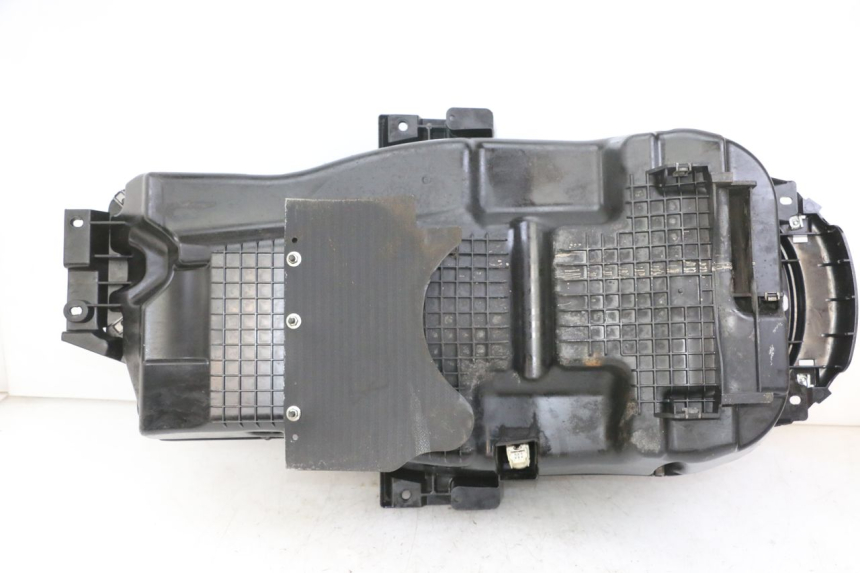 photo de ASIENTO COFRE PEUGEOT SATELIS 125 (2013 - 2018) - Zoom estado de uso