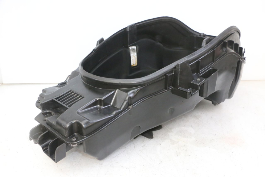 photo de ASIENTO COFRE PEUGEOT SATELIS 125 (2013 - 2018) - Primer plano técnico