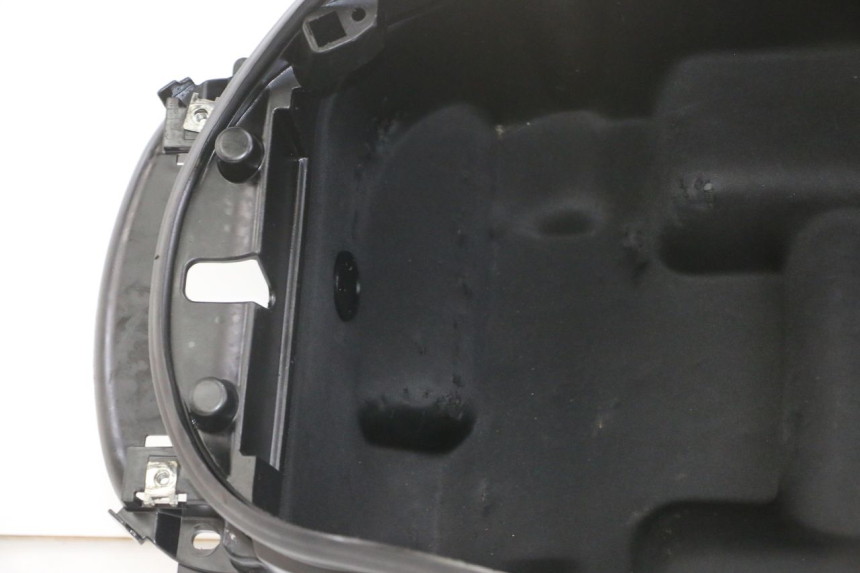 photo de ASIENTO COFRE PEUGEOT SATELIS 125 (2013 - 2018) - Recambio usado revisado