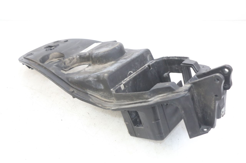 photo de ASIENTO DE ALMACENAMIENTO APRILIA SCARABEO 100 (2003 - 2012) - Primer plano técnico