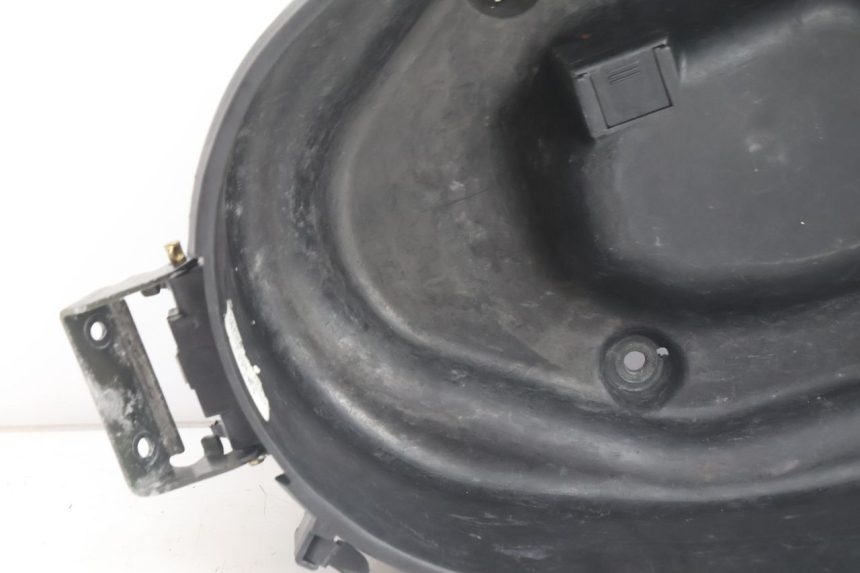 photo de ASIENTO COFRE HONDA SH 125 (2001 - 2003) - Detalles de los puntos de fijación