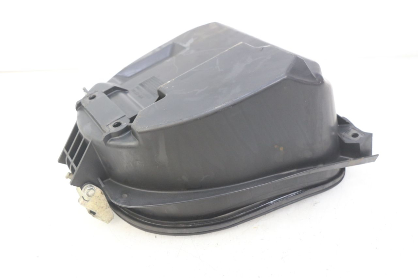 photo de CAJA DEL ASIENTO SUZUKI SIXTEEN 125 (2008 - 2010) - Primer plano técnico