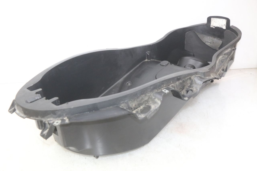 photo de CAJA DEL ASIENTO MBK SKYCRUISER 125 (2010 - 2013) - Detalles de los puntos de fijación