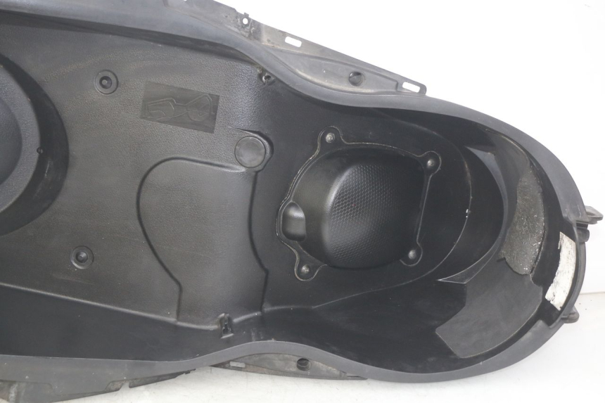 photo de CAJA DEL ASIENTO MBK SKYCRUISER 125 (2010 - 2013) - Marcados y referencias originales