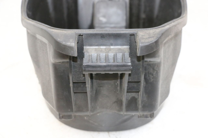 photo de ASIENTO COFRE PEUGEOT SPEEDFIGHT 4 4T EFI 50 (2021 - 2025) - Estado de la superficie y material