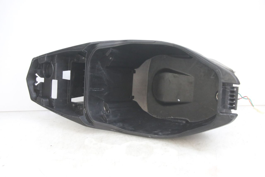 photo de CAJA DEL ASIENTO PEUGEOT SPEEDFIGHT 4 4T 50 (2015 - 2020) - Vista principal