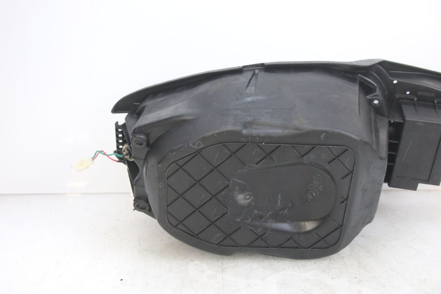 photo de CAJA DEL ASIENTO PEUGEOT SPEEDFIGHT 4 4T 50 (2015 - 2020) - Primer plano técnico