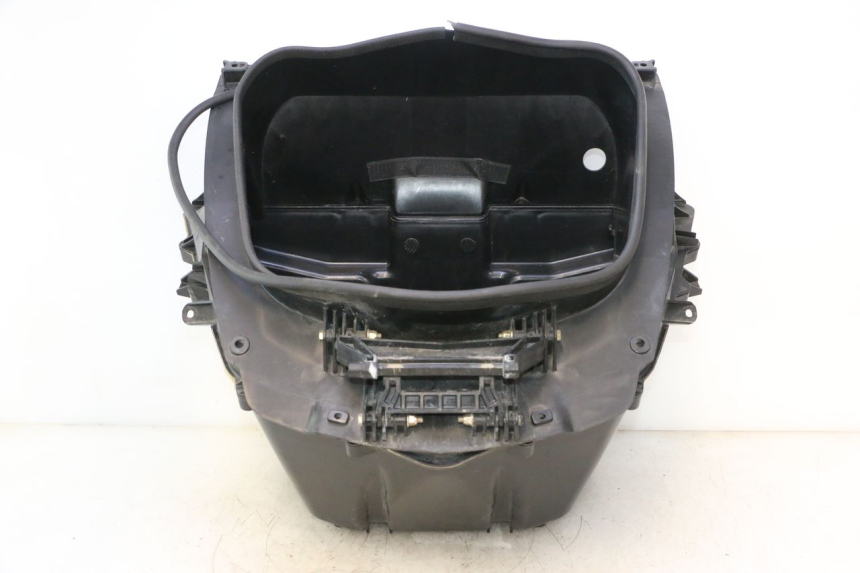 photo de ASIENTO COFRE CAN-AM SPYDER RS 1000 (2008 - 2012) - Otra perspectiva