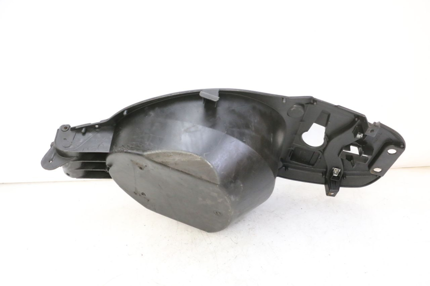 photo de ASIENTO DE ALMACENAMIENTO APRILIA SR R 2T LC 50 (2018 - 2021) - Primer plano técnico