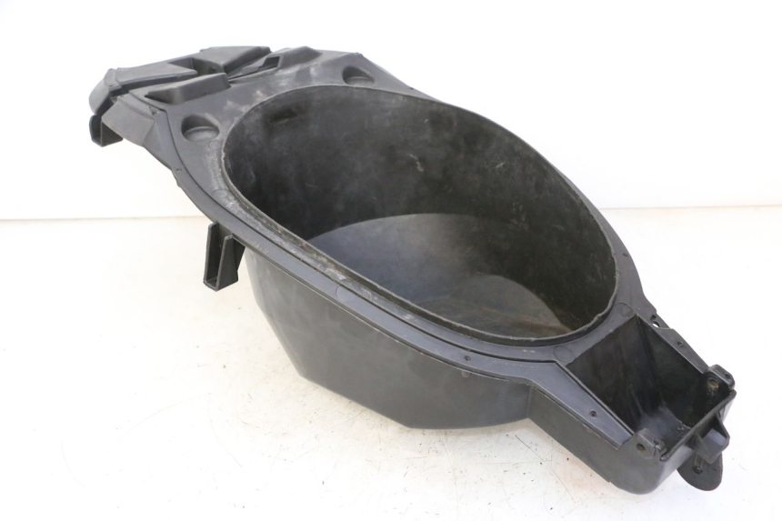 photo de ASIENTO DE ALMACENAMIENTO APRILIA SR R 2T LC 50 (2018 - 2021) - Detalles de los puntos de fijación