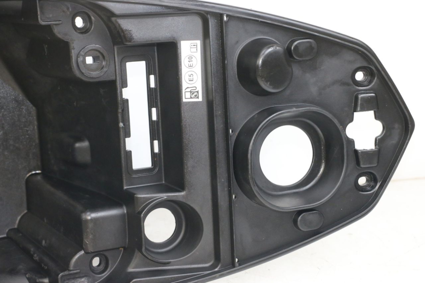 photo de ASIENTO COFRE PEUGEOT STREETZONE I 2T 50 (2018 - 2020) - Detalles de los puntos de fijación