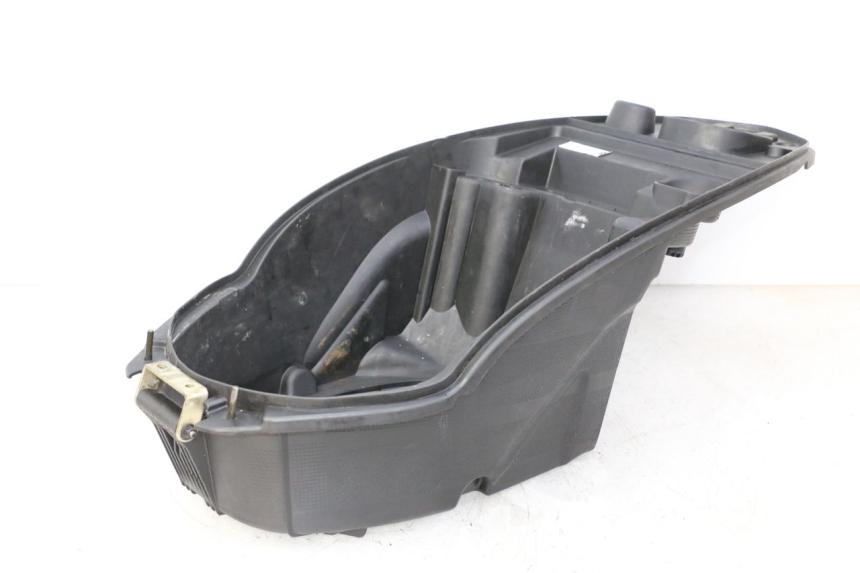 photo de ASIENTO COFRE PEUGEOT STREETZONE I NAKED 2T 50 (2018 - 2020) - Primer plano técnico