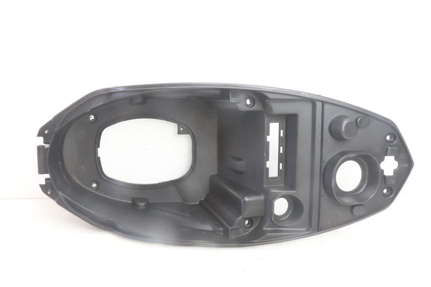 photo de ASIENTO COFRE PEUGEOT STREETZONE NAKED 2T 50 (2014 - 2018) - Detalle de la pieza