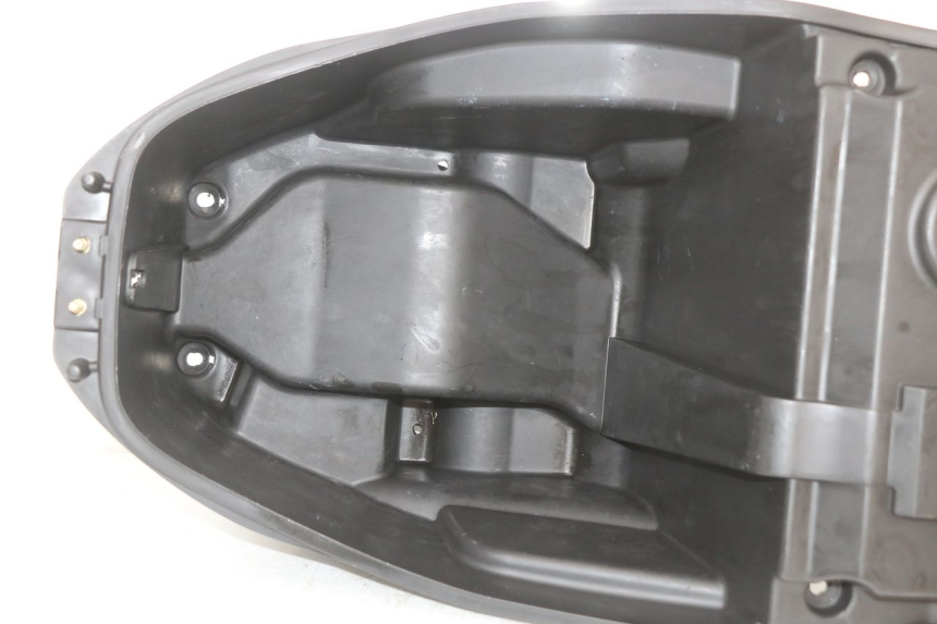 photo de ASIENTO COFRE KYMCO SUPER 8 4T 50 (2021 - 2024) - Detalle de la pieza