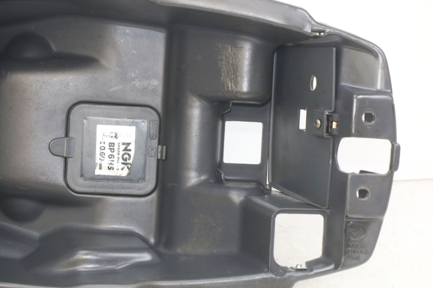 photo de ASIENTO DE ALMACENAMIENTO PEUGEOT SV 125 (1991 - 1994) - Estado de la superficie y material