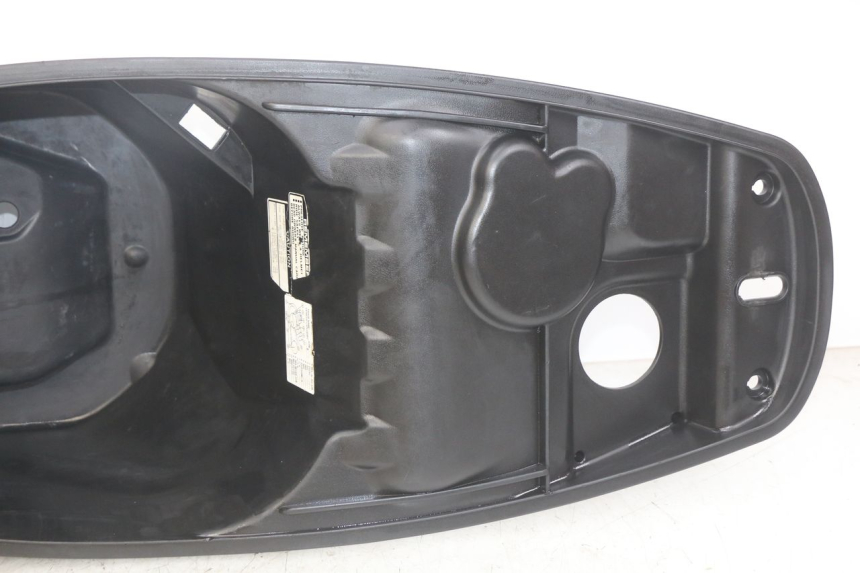 photo de ASIENTO DE ALMACENAMIENTO SYM SYMPHONY 125 (2009 - 2015) - Vista general del producto